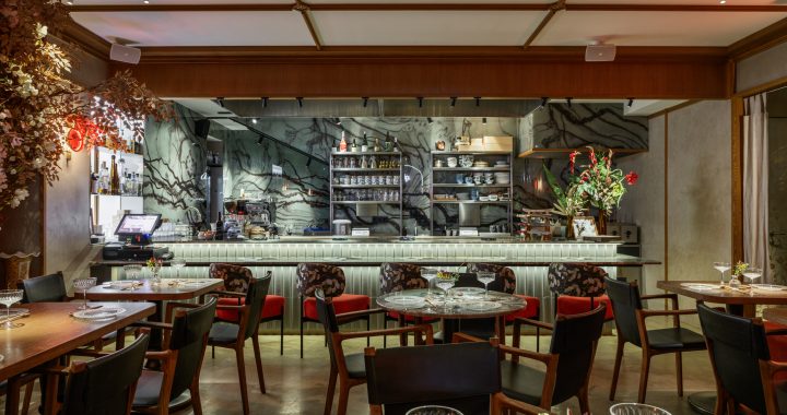 Между традицией и современностью